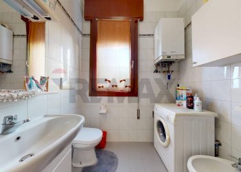 Bagno - Quadrilocale VIA J.F. KENNEDY
 
15, Grisignano di Zocco - foto 16