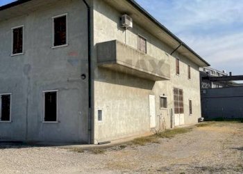 Edificio all\'aperto - Trilocale Via Mantova
 
175, Cerea - foto 4