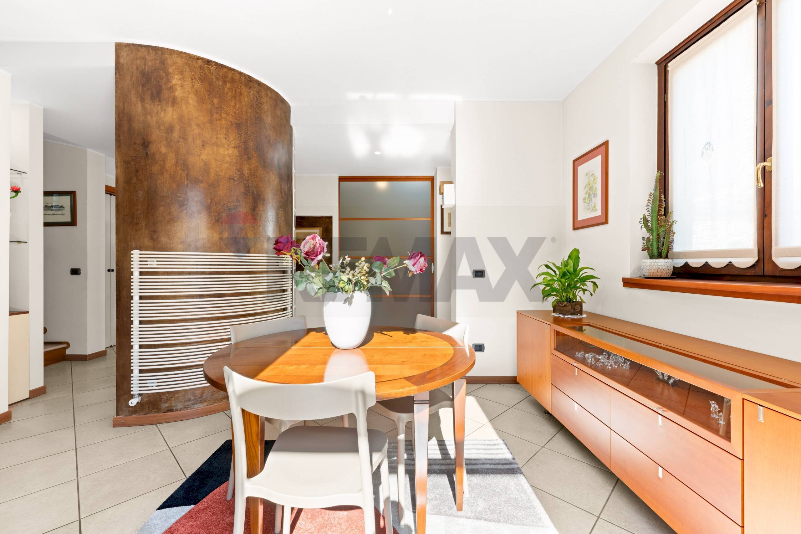 Sala da pranzo - Villa Via Bernina
 
16, Camparada - foto 3