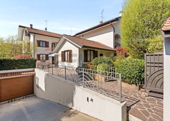 Casa all\'aperto - Villa Via Bernina
 
16, Camparada - foto 1