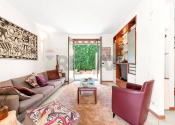 Soggiorno - Villa Via Bernina
 
16, Camparada - foto 5