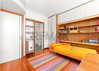 Camera / camera da letto - Villa Via Bernina
 
16, Camparada - foto 17