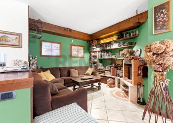 Soggiorno - Villa Via Bernina
 
16, Camparada - foto 26