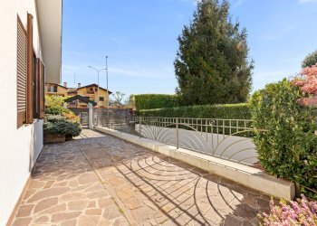 Terrazza - Villa Via Bernina
 
16, Camparada - foto 39