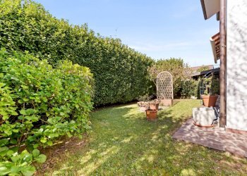 Giardino - Villa Via Bernina
 
16, Camparada - foto 45