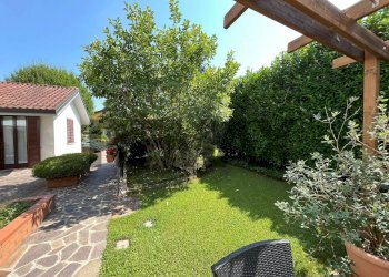 Giardino - Villa Via Bernina
 
16, Camparada - photo 48