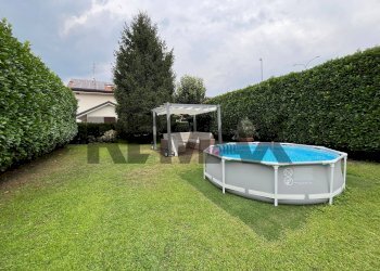 Piscina - Villa Via Bernina
 
16, Camparada - photo 50