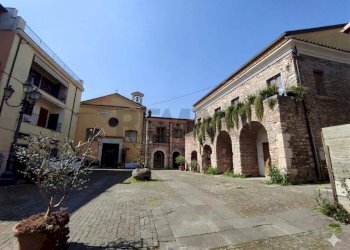 Edificio all\'aperto - Locale Commerciale Benevento - foto 2