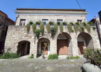 Casa all\'aperto - Locale Commerciale Benevento - foto 10