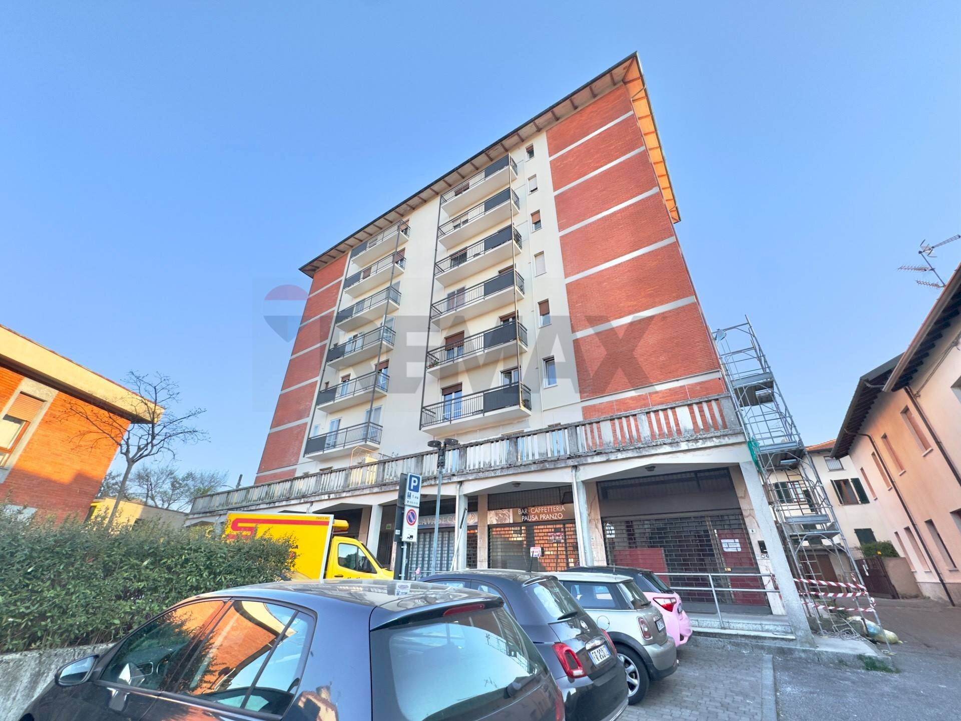 Edificio all\'aperto - Negozio Piazza Ss Giacomo e Filippo
 
10, Venegono Inferiore - foto 2