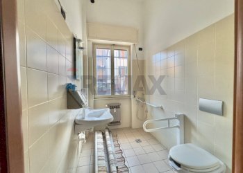 Bagno - Negozio Piazza Ss Giacomo e Filippo
 
10, Venegono Inferiore - foto 4