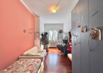 Camera / camera da letto - Three-room apartment Via Conciliazione
10, Olgiate Olona - photo 7