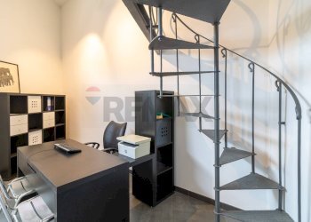 Scale - Locale Commerciale Via Mario Visintini
34, Guidonia Montecelio - foto 2