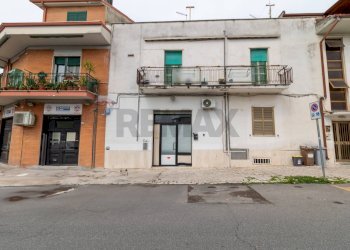 Edificio all\'aperto - Locale Commerciale Via Mario Visintini
34, Guidonia Montecelio - foto 4