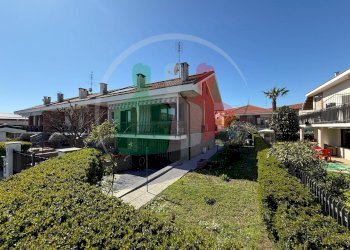 Foto 1 - Villa a Schiera via Einaudi
 
10, None - foto 1