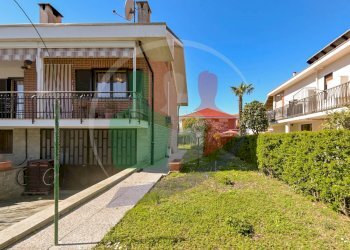 Foto 6 - Villa a Schiera Via Einaudi
 
10, None - foto 6