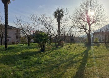 Giardino - Casa indipendente Via Italia '61
 
1, Cison di Valmarino - foto 38