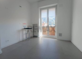 Stanza vuota - Bilocale Via Roosevelt
 
9, Como - foto 5