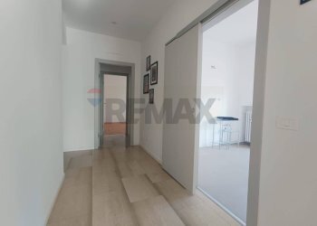 Hall / corridoio - Bilocale Via Roosevelt
 
9, Como - foto 13