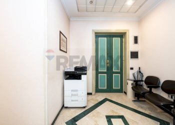 Hall / corridoio - Apartment Via Giuseppe Ferrari
 
2, Roma - photo 4