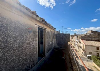 Edificio all\'aperto - Casa indipendente Via Generale Scrofani
 
48, Ragusa - foto 34