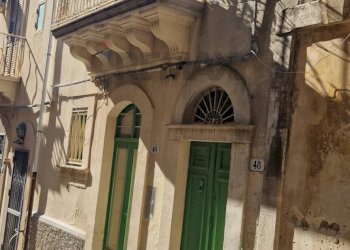 Edificio all\'aperto - Casa indipendente via Minardi, Ragusa - foto 3