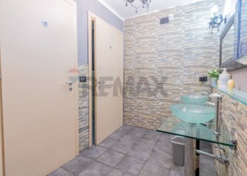 Bagno - Attività Commerciale Via Andrea Cirrincione
 
45 e 47, Palermo - foto 4
