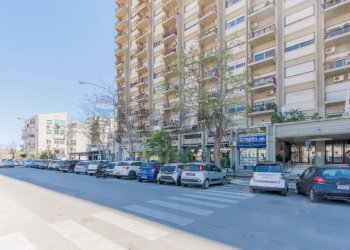Edificio all\'aperto - Attività Commerciale Via Andrea Cirrincione
 
45 e 47, Palermo - foto 24