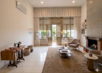 Soggiorno - Casa indipendente Via Vito Circolone 37-39, Maglie - foto 5