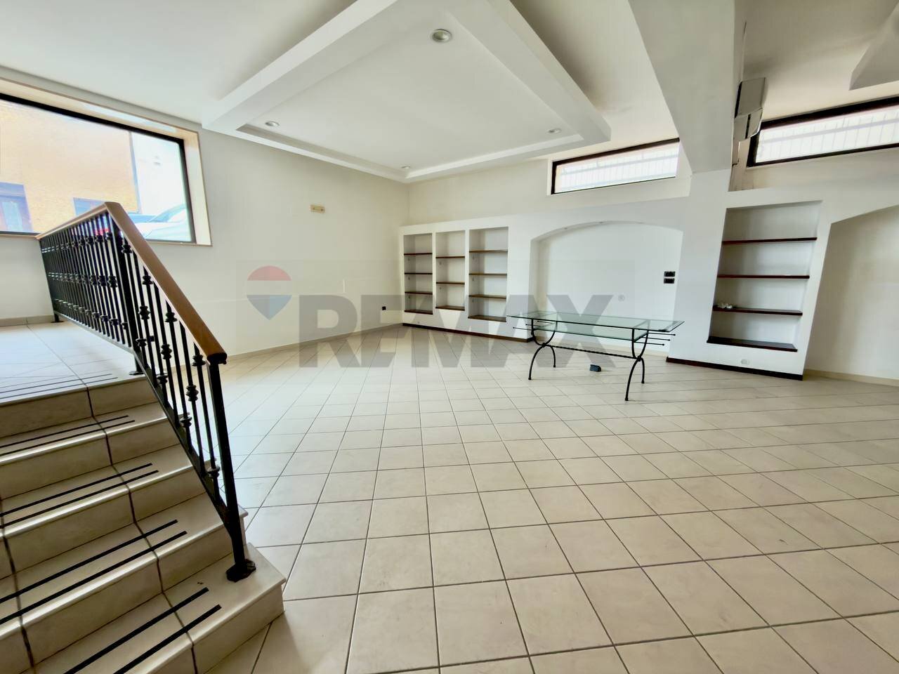 Stanza vuota - Locale Commerciale Via Mimina Caputi
 
15, Carovigno - foto 1