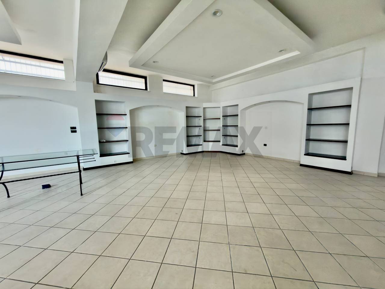 Stanza vuota - Locale Commerciale Via Mimina Caputi
 
15, Carovigno - foto 2