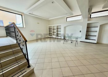 Stanza vuota - Locale Commerciale Via Mimina Caputi
 
15, Carovigno - foto 1