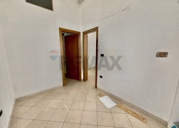 Stanza vuota - Locale Commerciale Via Mimina Caputi
 
15, Carovigno - foto 6