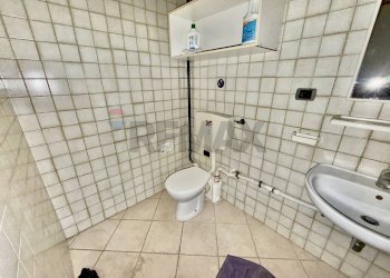 Bagno - Locale Commerciale Via Mimina Caputi
 
15, Carovigno - foto 8