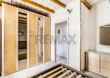 Camera / camera da letto - Three-room apartment Samarate - photo 16