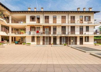 Edificio all\'aperto - Trilocale Via San Taddeo
 
3, Lonate Pozzolo - foto 1