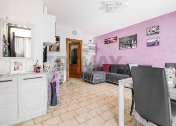 Sala da pranzo - Trilocale Via San Taddeo
 
3, Lonate Pozzolo - foto 2