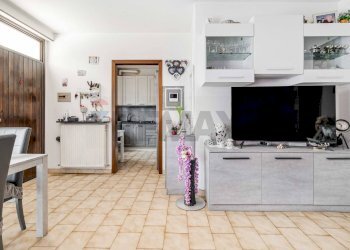 Soggiorno - Trilocale Via San Taddeo
 
3, Lonate Pozzolo - foto 6