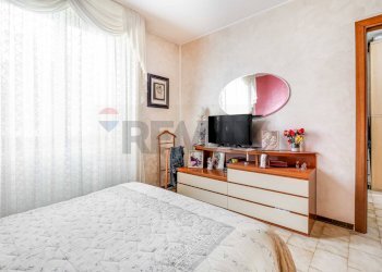 Camera / camera da letto - Trilocale Via San Taddeo
 
3, Lonate Pozzolo - foto 12