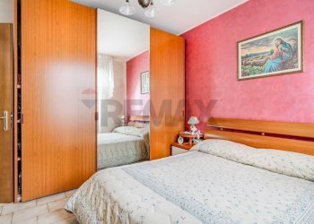 Camera / camera da letto - Trilocale Via San Taddeo
 
3, Lonate Pozzolo - foto 13