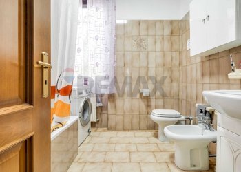 Bagno - Trilocale Via San Taddeo
 
3, Lonate Pozzolo - foto 15