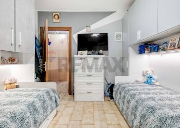 Camera / camera da letto - Trilocale Via San Taddeo
 
3, Lonate Pozzolo - foto 17