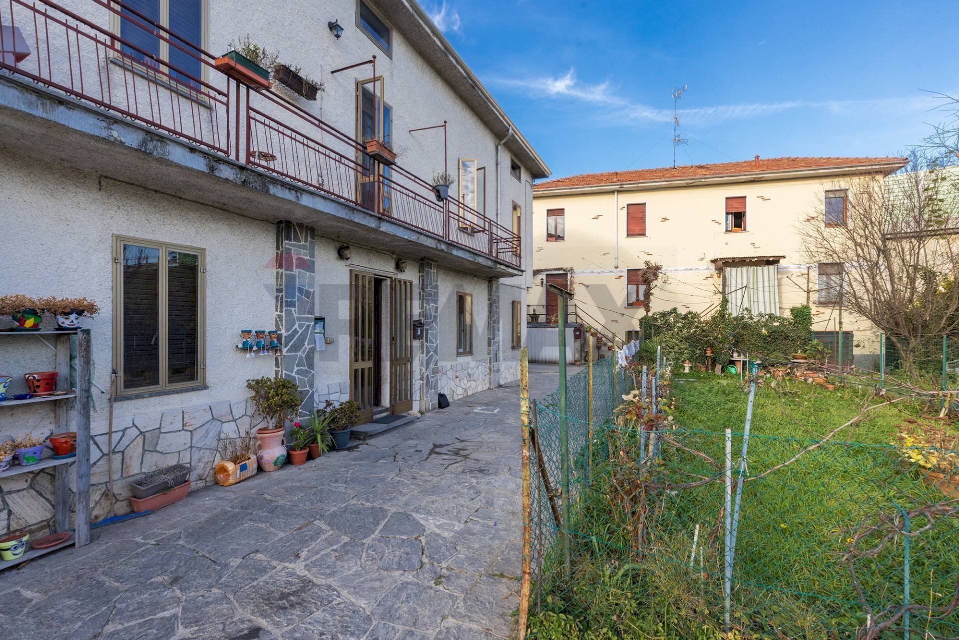 Edificio all\'aperto - Casa semi indipendente Via per Besnate
 
13, Gallarate - foto 1