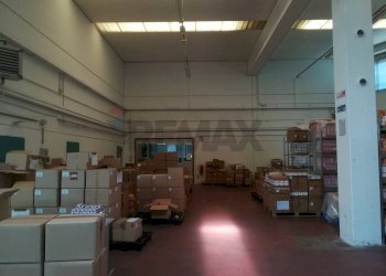 Parcheggio - Capannone Via Enrico Mattei
 
14, Pogliano Milanese - foto 2