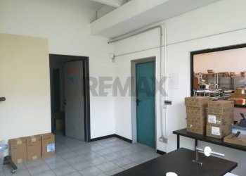 Soggiorno - Capannone Via Enrico Mattei
 
14, Pogliano Milanese - foto 10