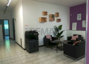 Soggiorno - Capannone Via Enrico Mattei
 
14, Pogliano Milanese - foto 16