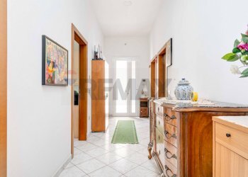 Hall / corridoio - Villa Castellanza - foto 4