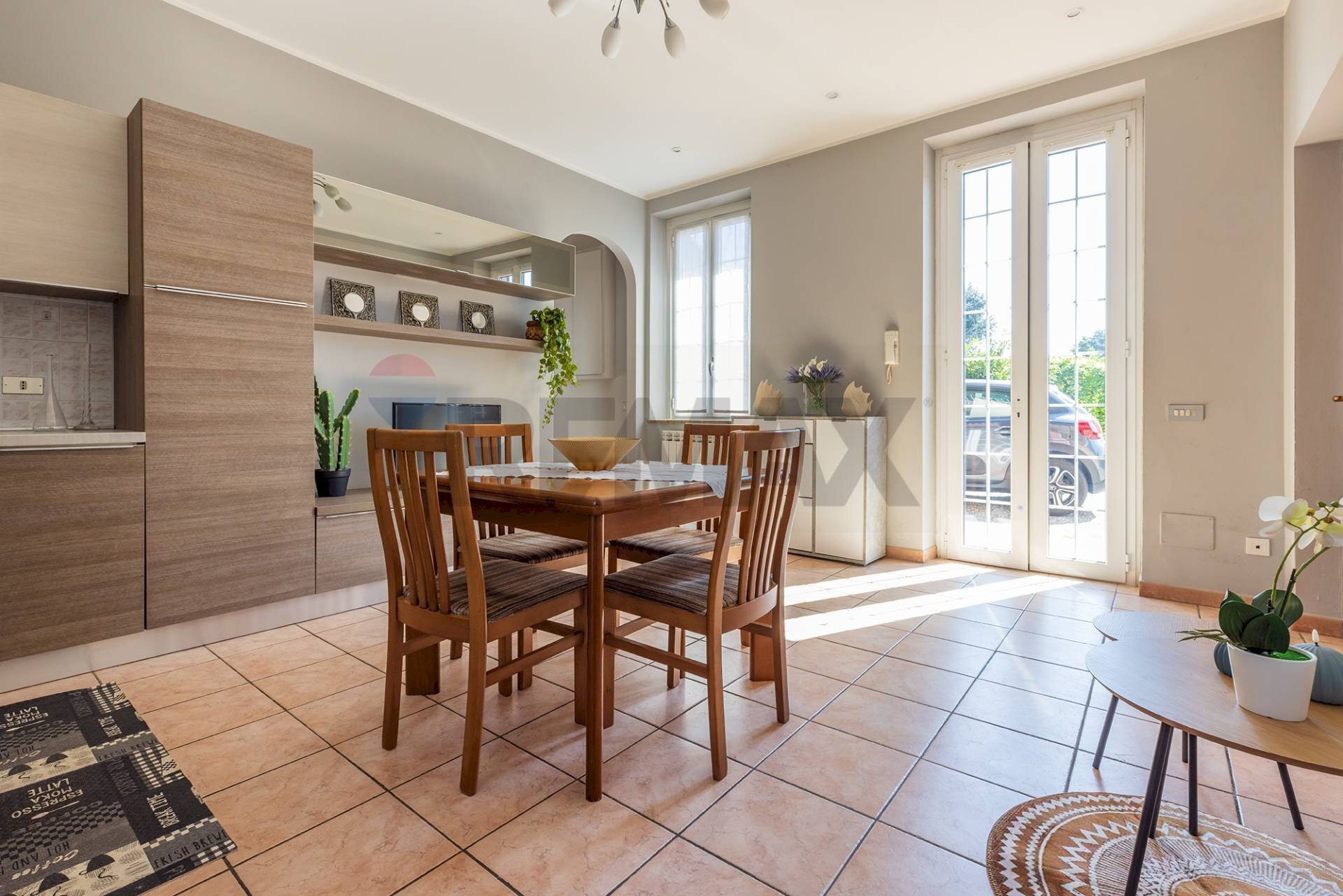 Sala da pranzo - Bilocale via Bosisio
 
12, Lonate Pozzolo - foto 2