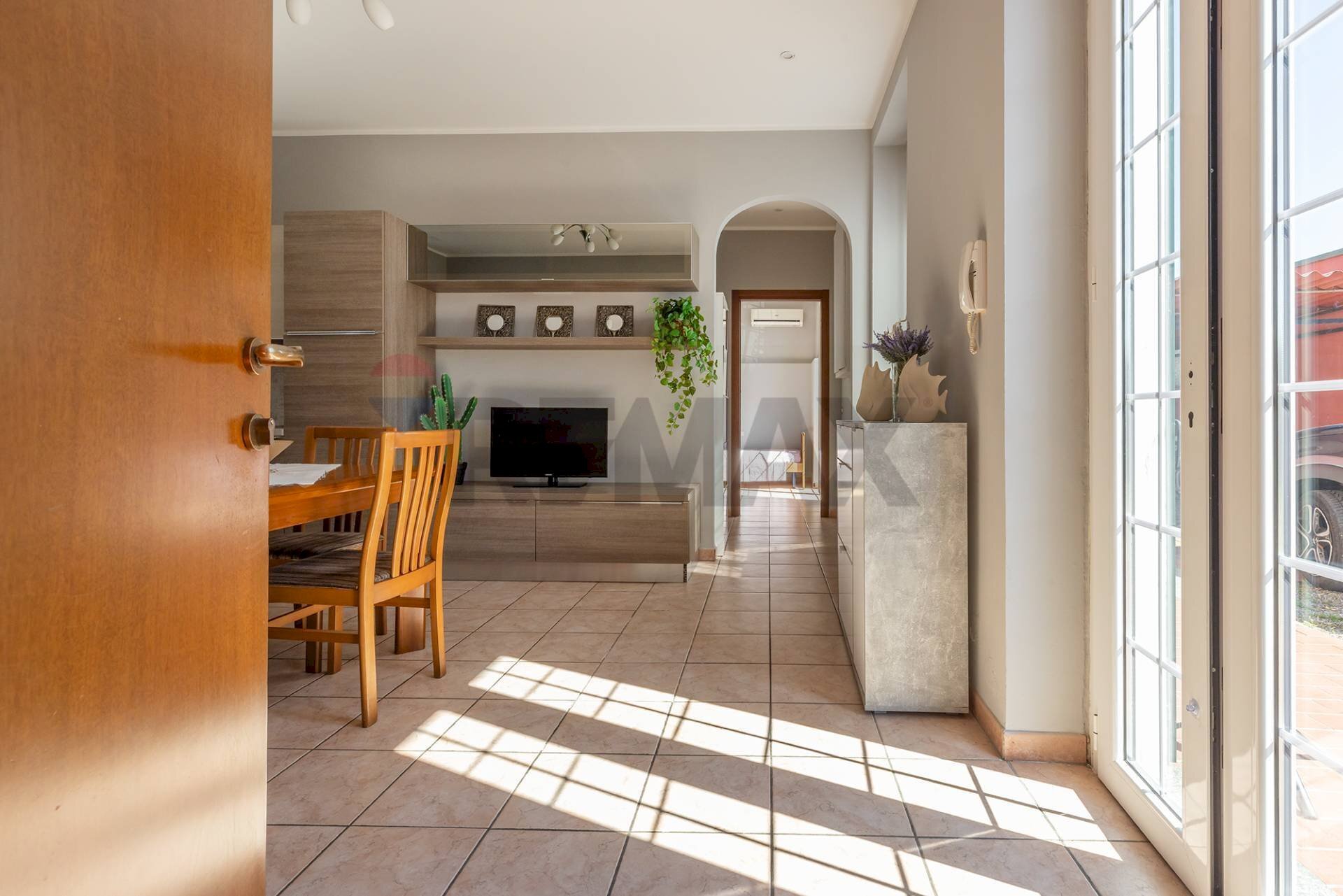 Sala da pranzo - Bilocale via Bosisio
 
12, Lonate Pozzolo - foto 3