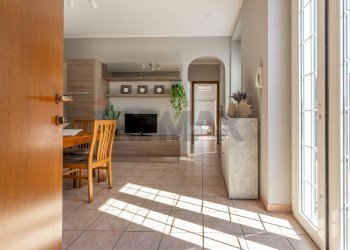 Sala da pranzo - Bilocale via Bosisio
 
12, Lonate Pozzolo - foto 3